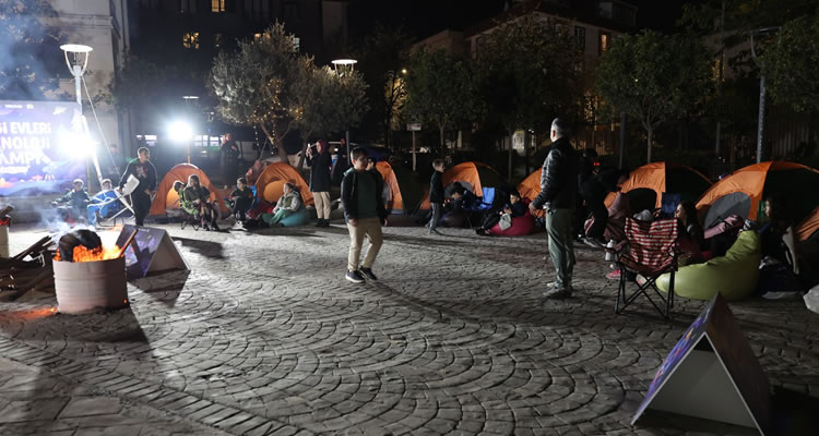 Bağcılar’da Çocuklar Teknoloji Kampı’nda Buluştu
